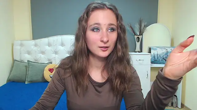 MichelLeee online show from November 2025 12:27:02 PM