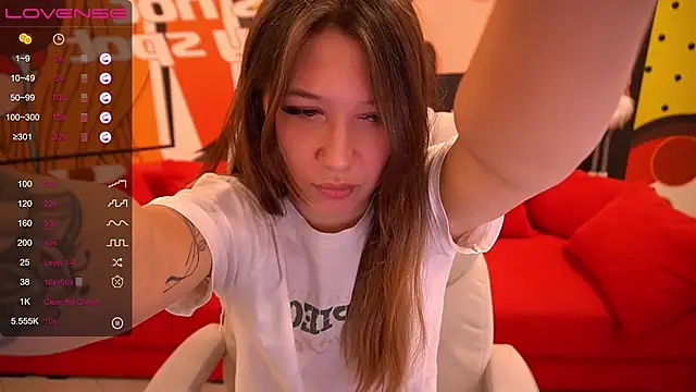 DreamyLinaa online show from December 2024 07:51:02 AM