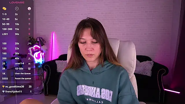 DreamyLinaa online show from January 2025 10:34:01 AM