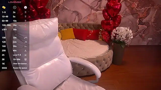 DreamyLinaa online show from February 2025 07:12:02 AM