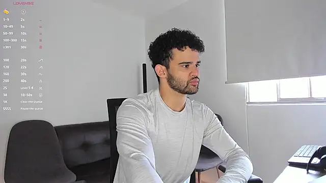 andrewChris  online show from October 2025 04:19:02 PM