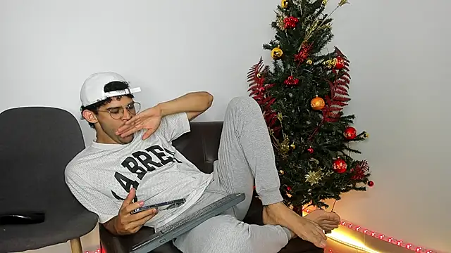 andrewChris  online show from November 2025 02:35:01 AM