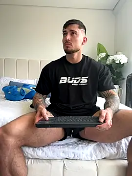 DimitriSullivan  online show from September 2025 07:04:02 PM