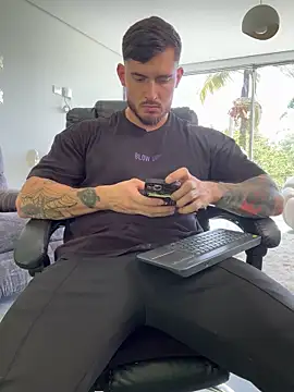 DimitriSullivan  online show from November 2025 05:34:01 PM