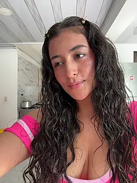 Snapshot of Lady_Rey chatting on February 2026 07:13:02 PM Lady Rey online show from February 2026 07:13:02 PM