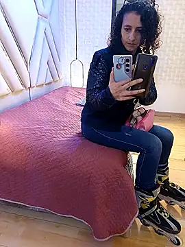 AriannaRussell  online show from March 2026 12:32:01 PM