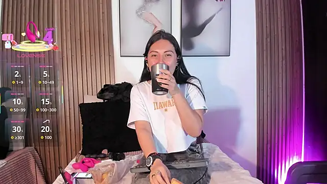 Snapshot of Ella_Rousse chatting on November 2025 02:09:02 PM Ella Rousse online show from November 2025 02:09:02 PM