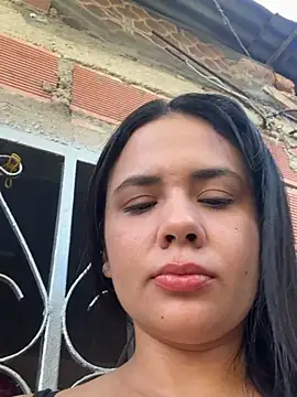 Leyna Kenet online show from May 2026 12:45:02 PM