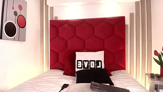 Snapshot of Aniie_Doll chatting on July 2026 08:33:02 PM Aniie Doll online show from July 2026 08:33:02 PM
