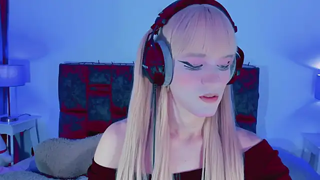 Kirmyy  online show from November 2025 10:19:02 PM