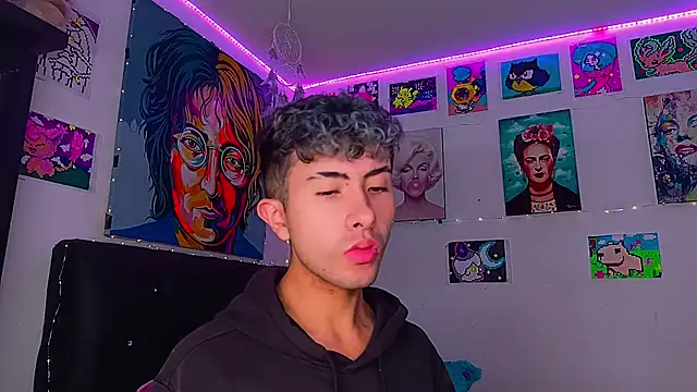 Noah Xitruxx online show from March 2025 06:10:01 AM