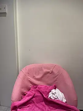 Selenaaaaa- online show from March 2026 04:38:01 AM