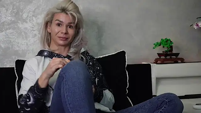 SquirtyFit Devil online show from February 2025 04:21:02 PM