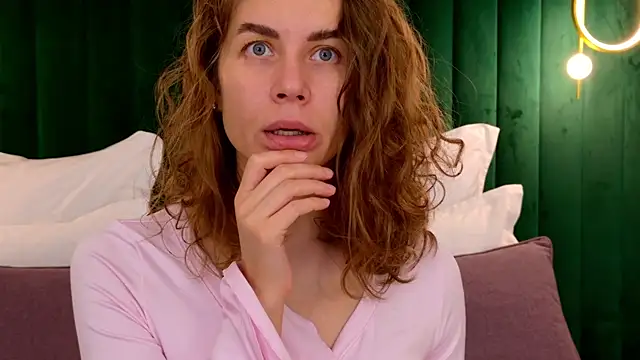 VikkiStorm online show from November 2025 03:07:01 AM