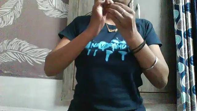 Snapshot of shalini_fire chatting on February 2026 10:21:02 AM shalini fire online show from February 2026 10:21:02 AM