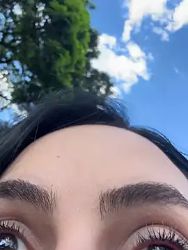 Morguisssz online show from November 2025 07:28:01 PM