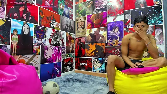 Snapshot of Jeffry_wolvess chatting on January 2025 03:39:02 PM Jeffry wolvess online show from January 2025 03:39:02 PM