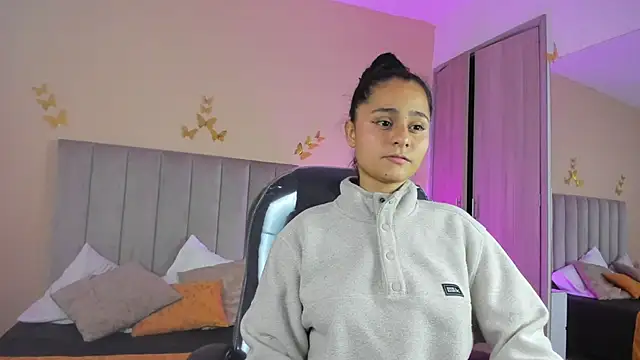 Giselle Roldan online show from April 2026 04:38:02 AM