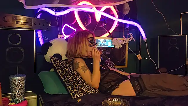 anonymouszN online show from February 2025 09:10:01 PM