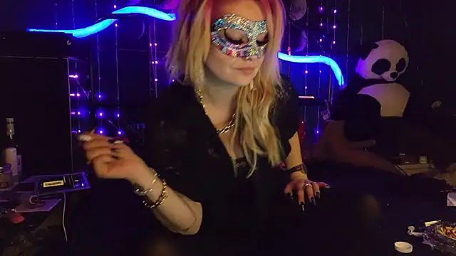 anonymouszN online show from October 2025 08:08:02 PM