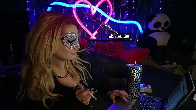 anonymouszN online show from November 2025 09:31:02 PM