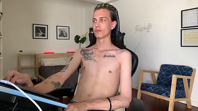 Den BlueXx online show from January 2025 01:00:01 PM