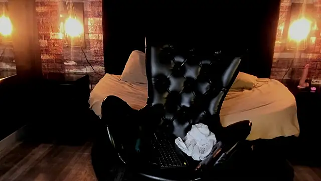 bella gibson online show from February 2025 05:50:01 PM