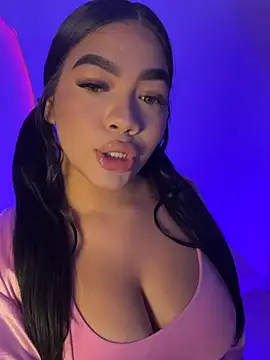 AllissonJames online show from April 2026 01:45:02 PM