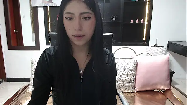 Angela Diaz  online show from December 2024 01:03:02 PM