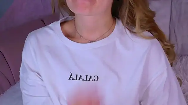 BeatriceEsmont online show from October 2025 07:23:01 PM