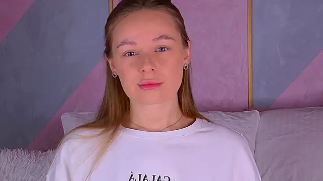 BeatriceEsmont online show from October 2025 07:30:02 PM