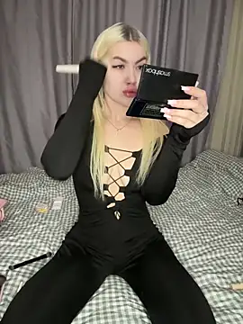 Snapshot of Cute_Barbieee_ chatting on December 2024 01:18:01 AM Cute Barbieee online show from December 2024 01:18:01 AM