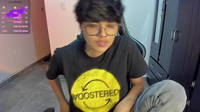 Snapshot of gooddess_isis chatting on January 2025 07:04:02 AM gooddess isis online show from January 2025 07:04:02 AM