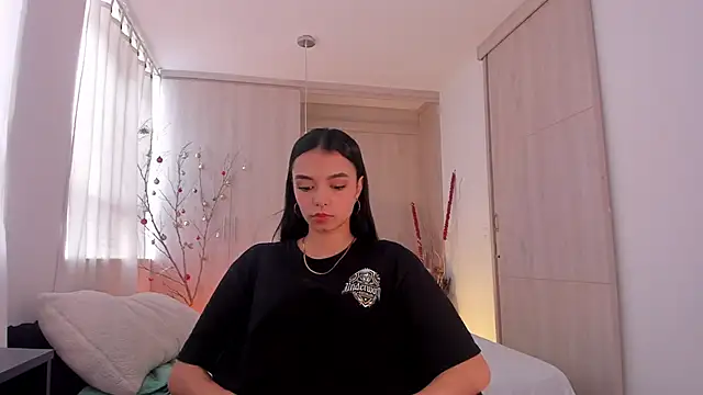 AnabelWolf online show from December 2024 07:26:02 PM