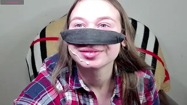 Mikki5P online show from February 2025 06:04:02 PM