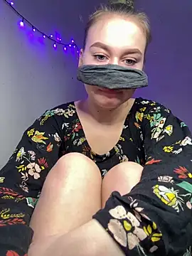 Mikki5P online show from April 2026 05:55:01 PM