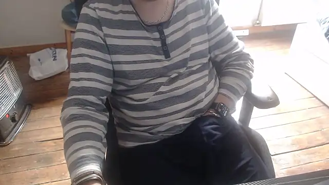 Snapshot of mancreeed chatting on January 2026 01:05:02 PM mancreeed online show from January 2026 01:05:02 PM