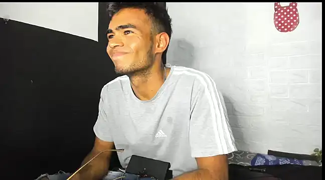 alessandro 2005 online show from February 2025 09:15:01 PM