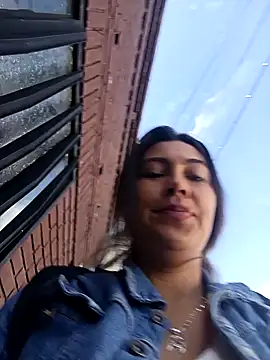 Snapshot of LIZ-06_ chatting on February 2025 12:50:01 PM LIZ-06 online show from February 2025 12:50:01 PM