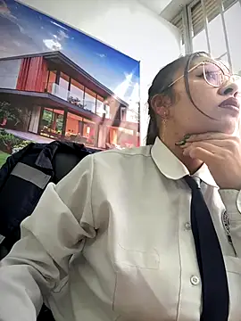 Snapshot of LIZ-06_ chatting on October 2025 12:50:02 PM LIZ-06 online show from October 2025 12:50:02 PM