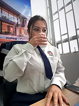 Snapshot of LIZ-06_ chatting on November 2025 02:07:02 PM LIZ-06 online show from November 2025 02:07:02 PM