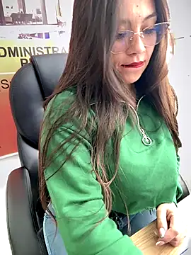 Snapshot of LIZ-06_ chatting on November 2025 03:43:02 PM LIZ-06 online show from November 2025 03:43:02 PM