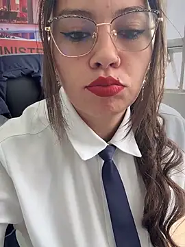 Snapshot of LIZ-06_ chatting on November 2025 01:44:01 PM LIZ-06 online show from November 2025 01:44:01 PM