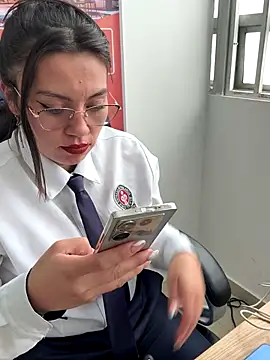 Snapshot of LIZ-06_ chatting on November 2025 01:51:01 PM LIZ-06 online show from November 2025 01:51:01 PM