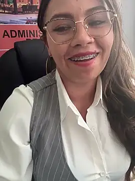 Snapshot of LIZ-06_ chatting on November 2025 03:27:01 PM LIZ-06 online show from November 2025 03:27:01 PM