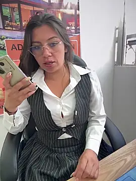 Snapshot of LIZ-06_ chatting on November 2025 12:49:02 PM LIZ-06 online show from November 2025 12:49:02 PM