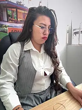 Snapshot of LIZ-06_ chatting on November 2025 12:51:01 PM LIZ-06 online show from November 2025 12:51:01 PM