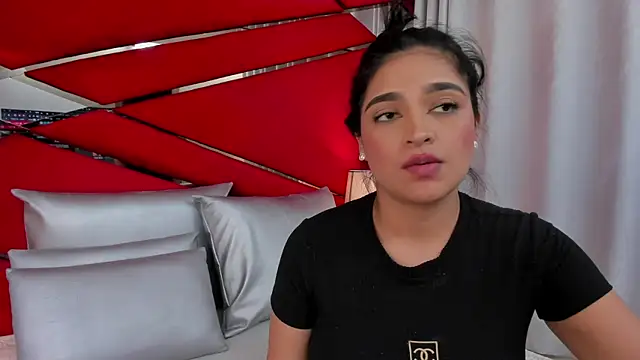 Snapshot of AdeleGray chatting on February 2025 06:17:02 PM AdeleGray online show from February 2025 06:17:02 PM