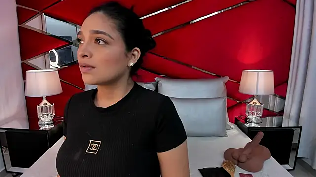 Snapshot of AdeleGray chatting on February 2025 12:42:01 PM AdeleGray online show from February 2025 12:42:01 PM