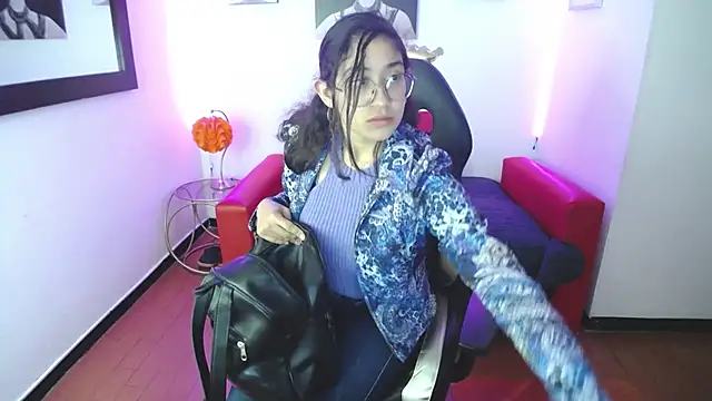 Lili Gomez  online show from January 2025 06:45:01 PM